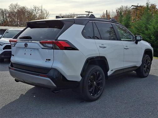 2025 Toyota RAV4 Hybrid SE