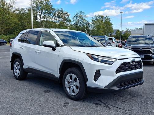 2025 Toyota RAV4 LE