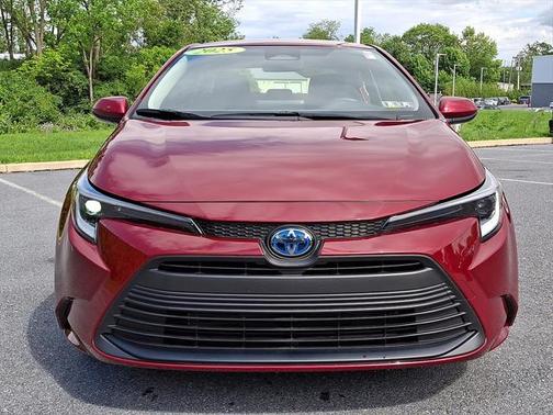 2025 Toyota Corolla Hybrid LE