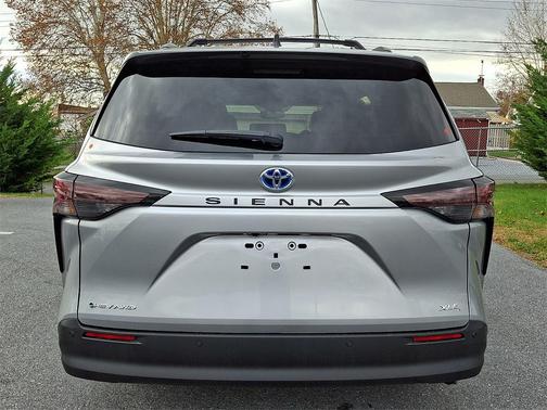 2025 Toyota Sienna XLE