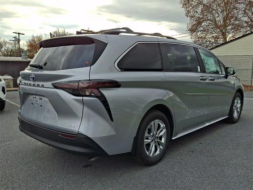 2025 Toyota Sienna XLE