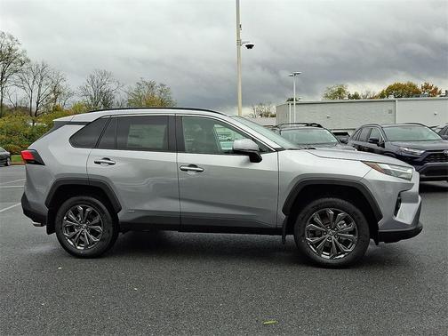 2025 Toyota RAV4 Hybrid XLE Premium