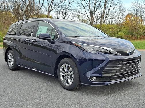 2025 Toyota Sienna XLE