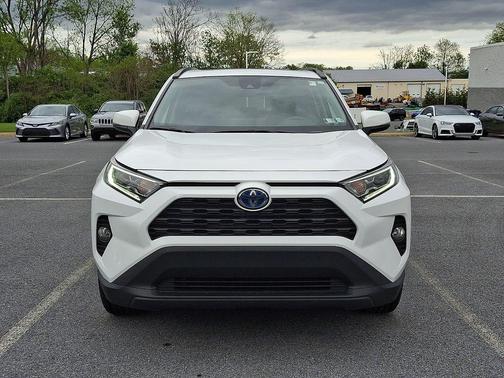 Super White 2021 Toyota RAV4 Hybrid XLE
