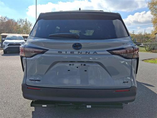 2025 Toyota Sienna Woodland Edition