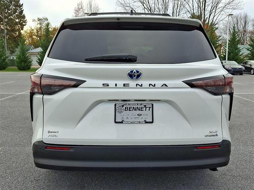 2024 Toyota Sienna XLE