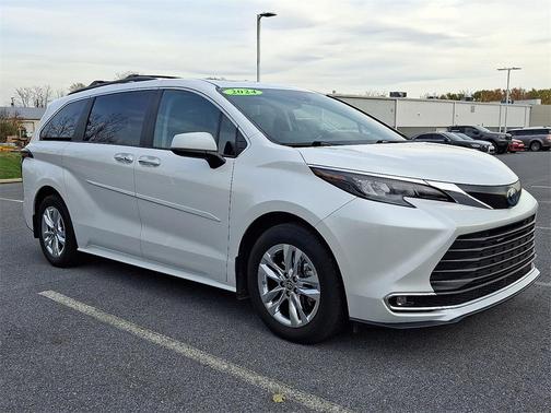 2024 Toyota Sienna XLE