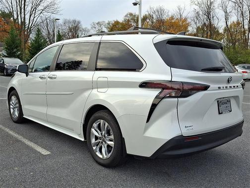 2024 Toyota Sienna XLE