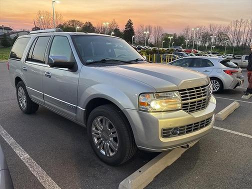 2014 Lincoln Navigator Base