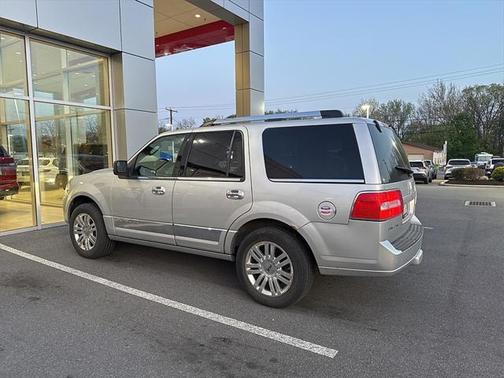 2014 Lincoln Navigator Base