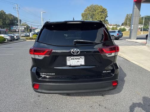 2019 Toyota Highlander SE