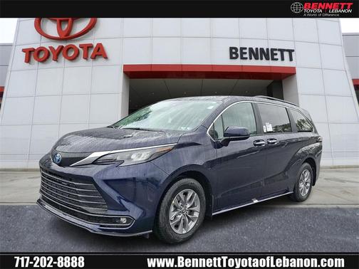 2025 Toyota Sienna XLE 8 Passenger