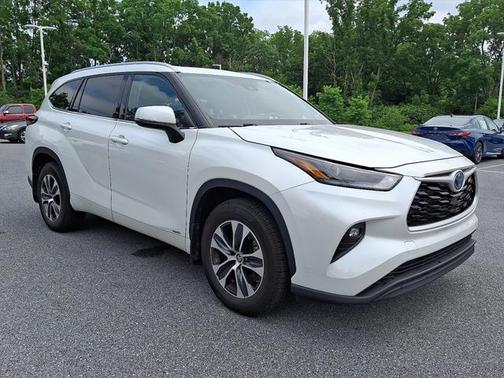 2022 Toyota Highlander Hybrid XLE
