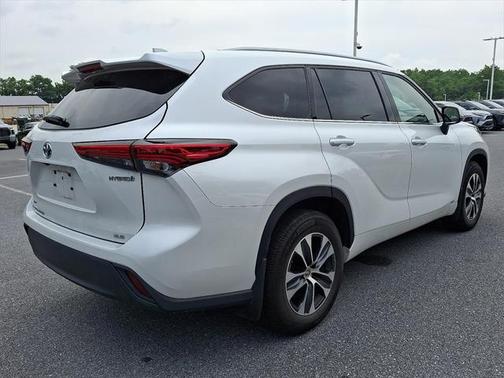2022 Toyota Highlander Hybrid XLE