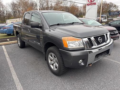 2012 Nissan Titan SV