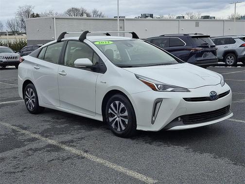2022 Toyota Prius LE