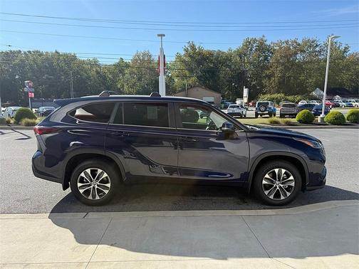 2024 Toyota Highlander XLE