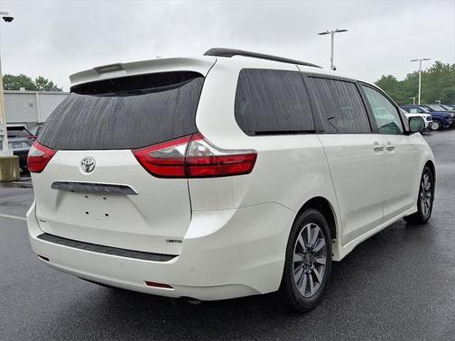 2020 Toyota Sienna Limited Premium