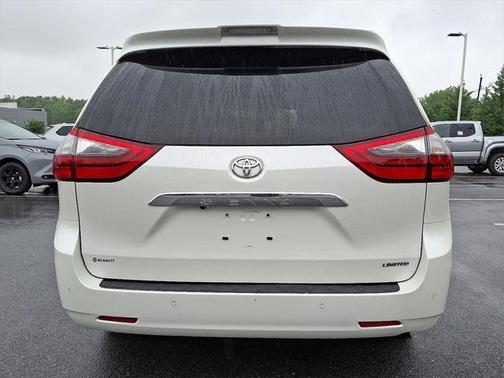 2020 Toyota Sienna Limited Premium