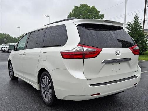 2020 Toyota Sienna Limited Premium