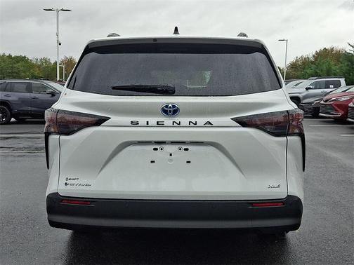 2025 Toyota Sienna XLE 7 Passenger