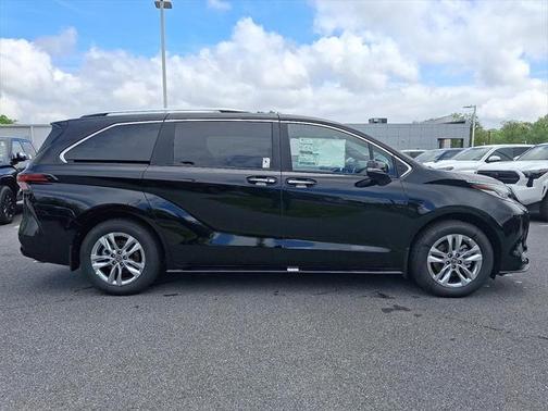 2025 Toyota Sienna Limited 7-Passenger