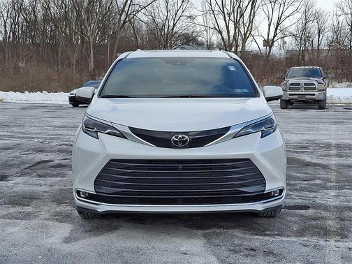 2026 Toyota Sienna Platinum