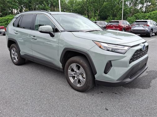 2022 Toyota RAV4 Hybrid XLE