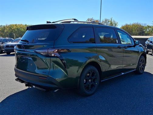 2025 Toyota Sienna Woodland Edition