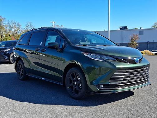 2025 Toyota Sienna Woodland Edition