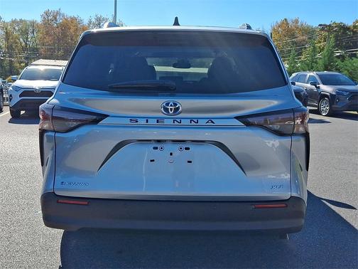 2025 Toyota Sienna XLE 7 Passenger