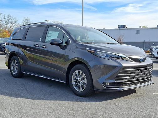 2025 Toyota Sienna XLE