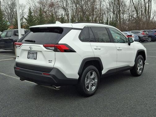 Ice 2025 Toyota RAV4 XLE