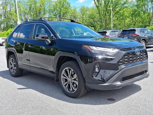 2023 Toyota RAV4 Hybrid XLE Premium