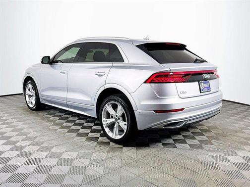 2022 Audi Q8 55 Premium Plus