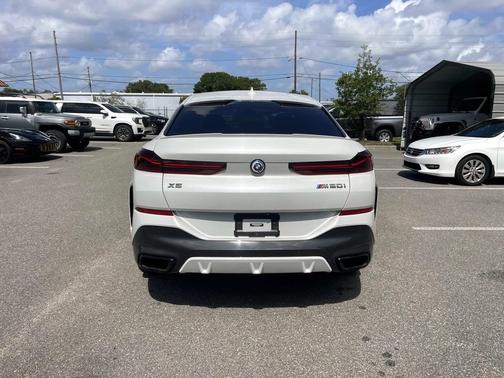 Mineral White Metallic 2023 BMW X6 M50i