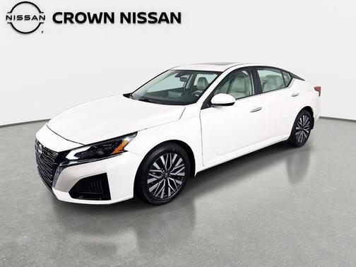 Pearl White Tricoat 2024 Nissan Altima 2.5 SV