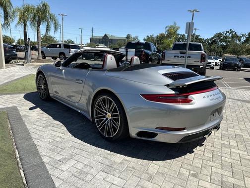 GT Silver Metallic 2017 Porsche 911 Carrera 4S Cabriolet