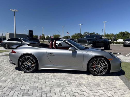 GT Silver Metallic 2017 Porsche 911 Carrera 4S Cabriolet