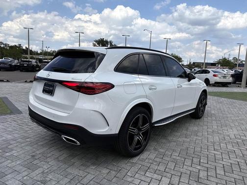Polar White 2023 Mercedes-Benz GLC 300 4MATIC