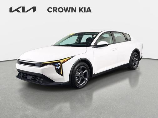 Snow White Pearl 2025 Kia K4 LXS