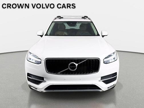 White 2019 Volvo XC90 T6 Momentum