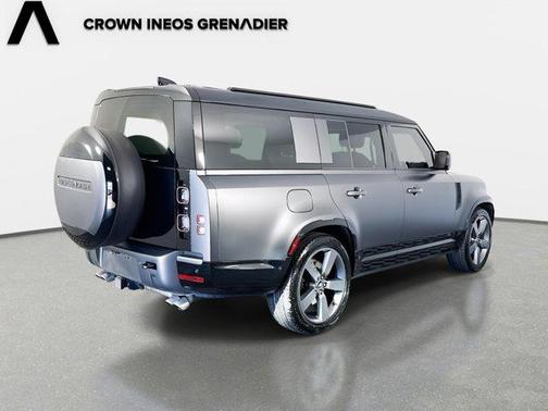 2025 Land Rover Defender V8