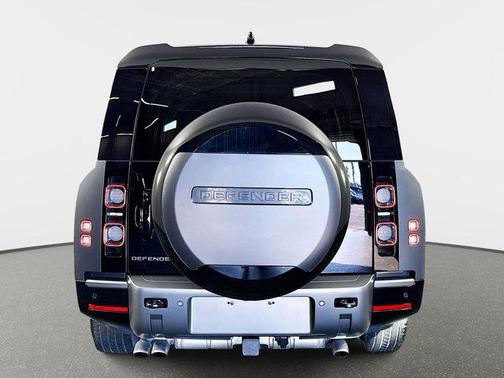 2025 Land Rover Defender V8