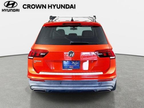Habanero Orange Metallic 2019 Volkswagen Tiguan 2.0T SE