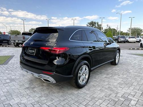 Black 2026 Mercedes-Benz GLC 300 4MATIC