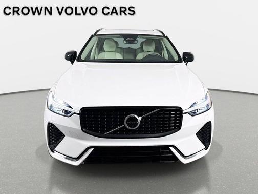 Crystal White Metallic 2024 Volvo XC60 B5 Ultimate Dark Theme
