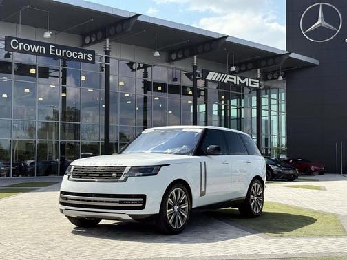 White 2023 Land Rover Range Rover P400 SE