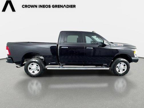 Diamond Black Crystal Pearlcoat 2022 RAM 2500 Tradesman Crew Cab 4x4 6'4' Box