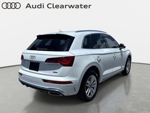 Glacier White Metallic 2023 Audi Q5 45 S line Premium